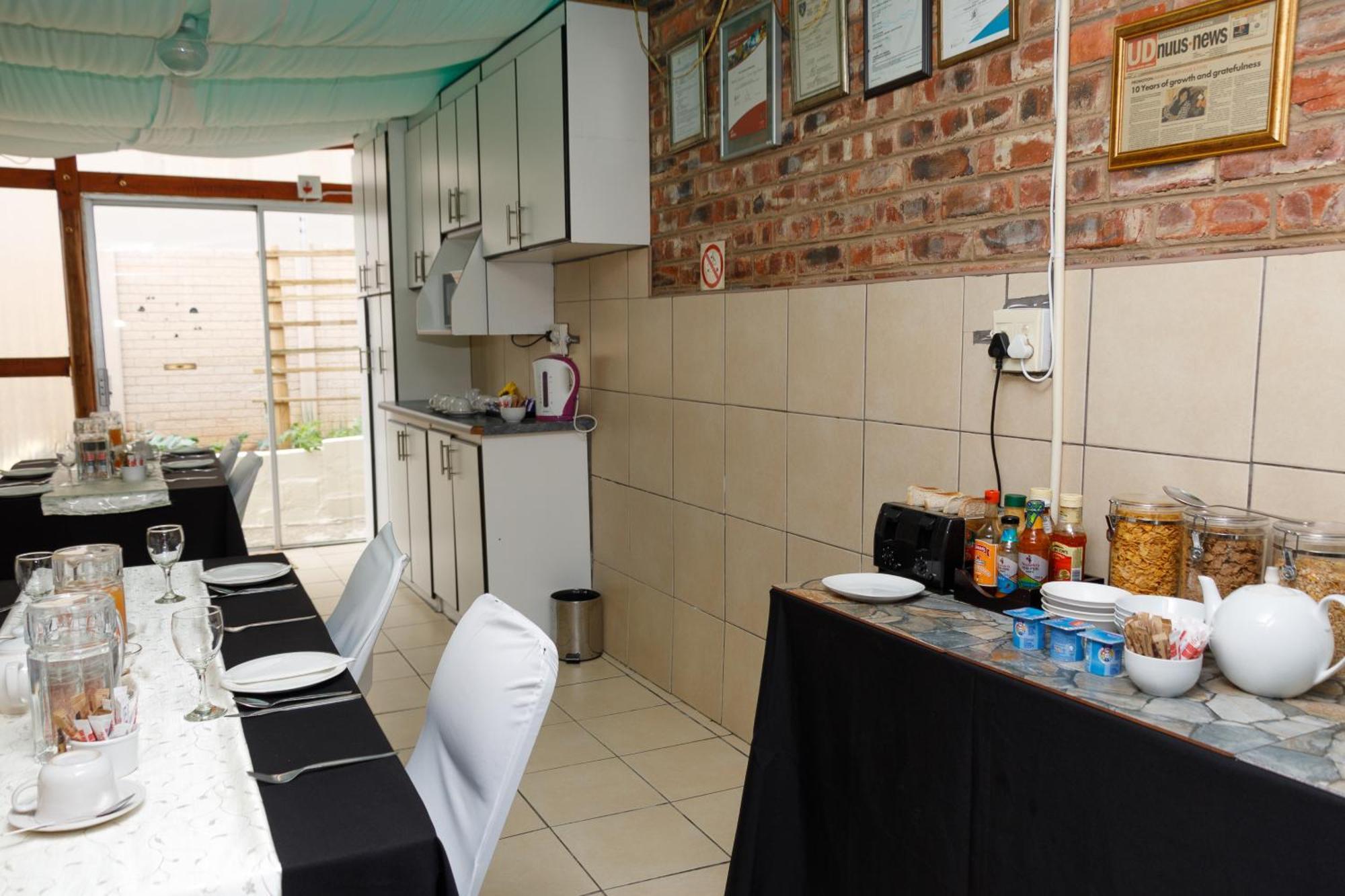 Rainbow Guest House And Tours Uitenhage Bagian luar foto