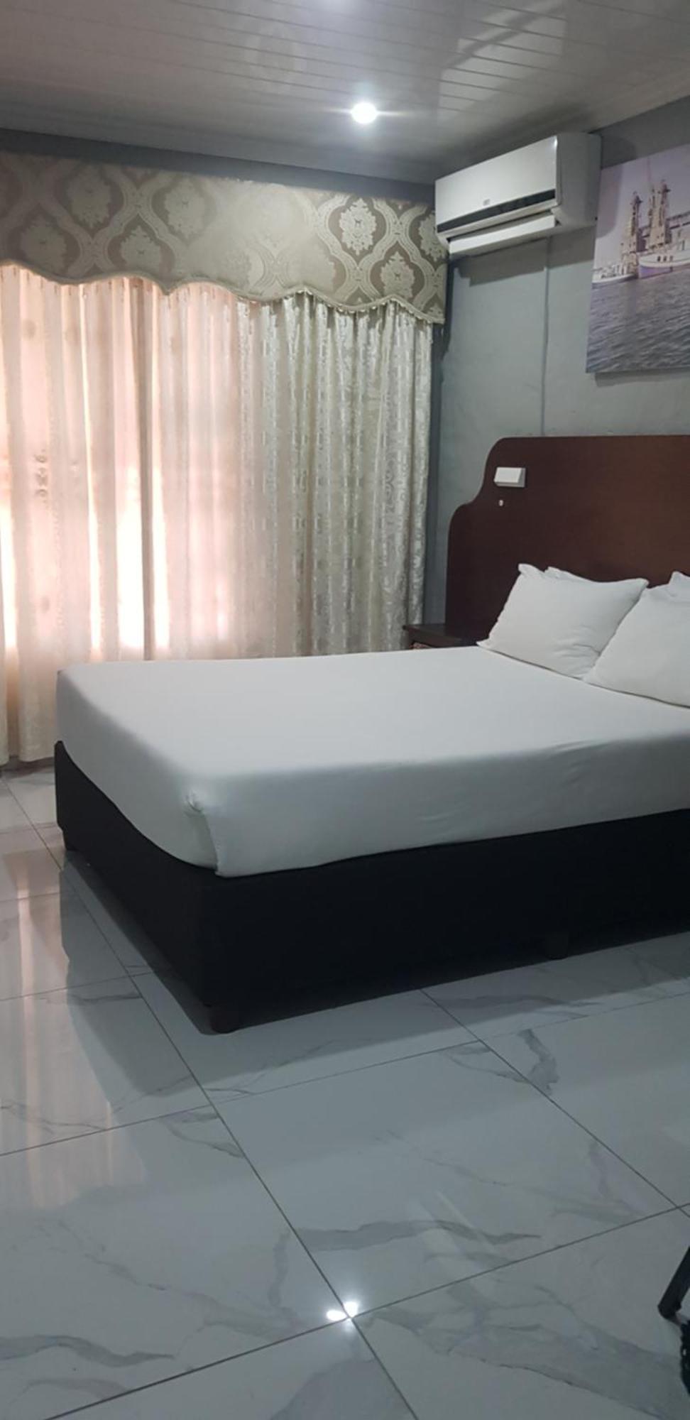 Rainbow Guest House And Tours Uitenhage Bagian luar foto