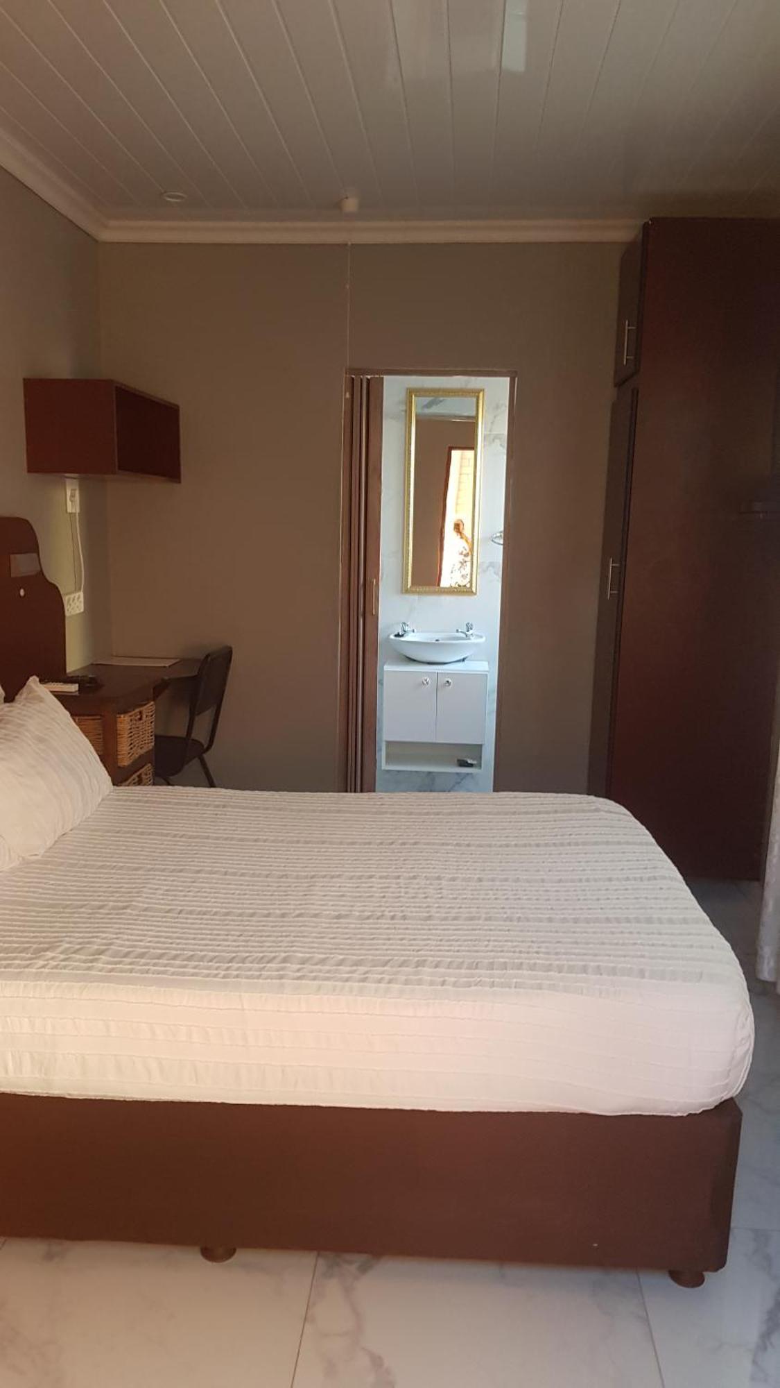 Rainbow Guest House And Tours Uitenhage Bagian luar foto